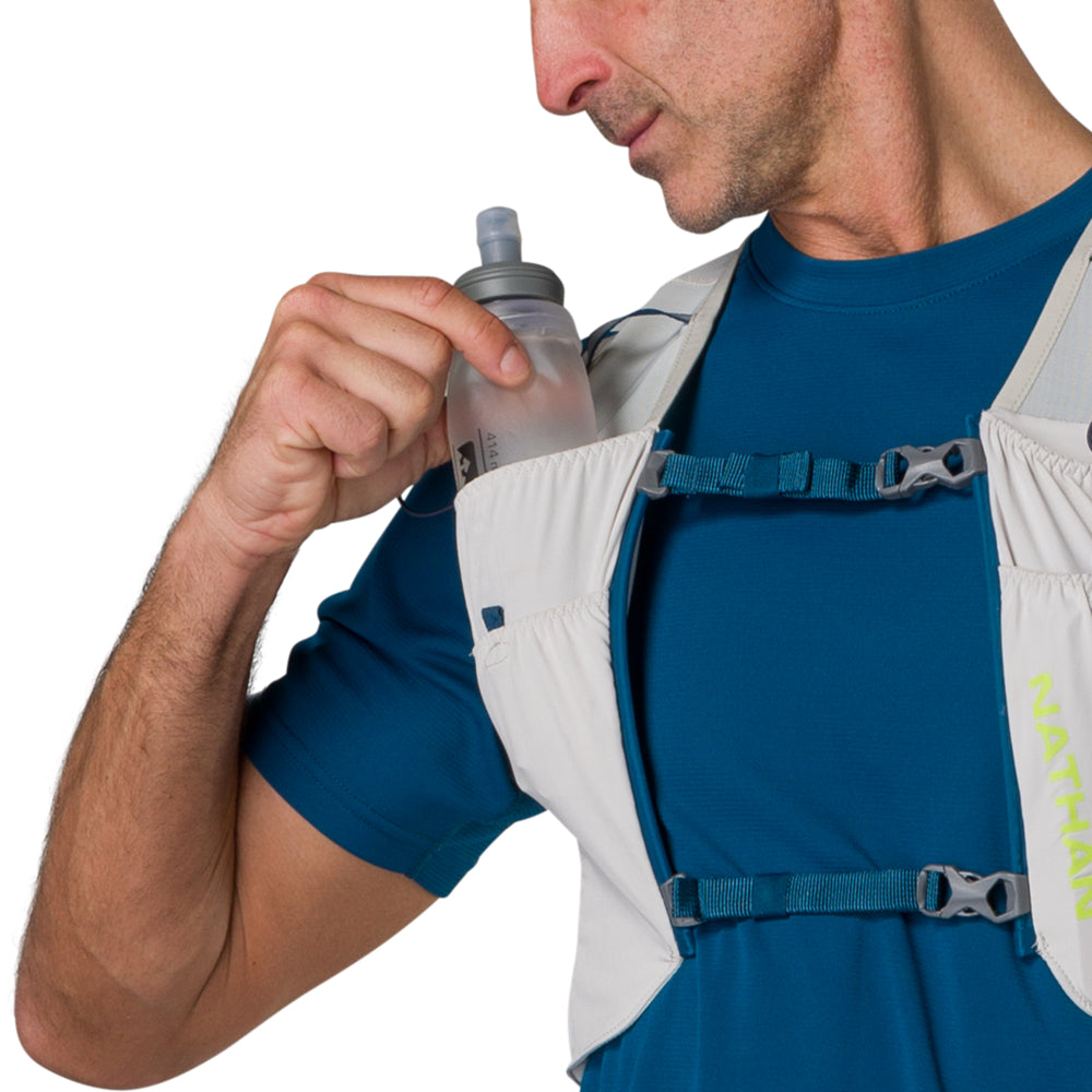 Pinnacle FeatherLite 1.5 Liter Hydration Vest - Image 12